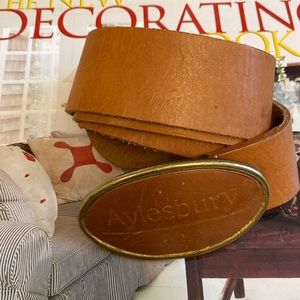 Aylesbury Authentic women’s leather nelt by Ralph Lauren